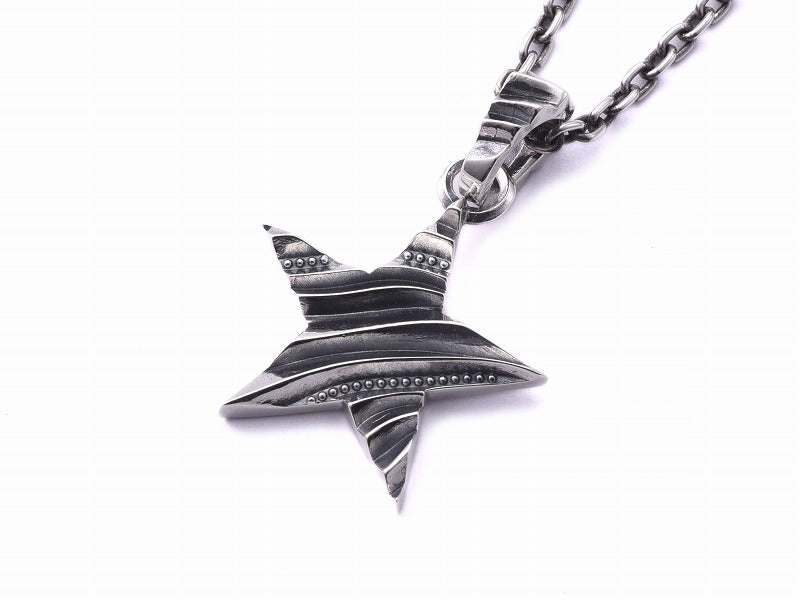Deal Design Drape Cut Star Pendant