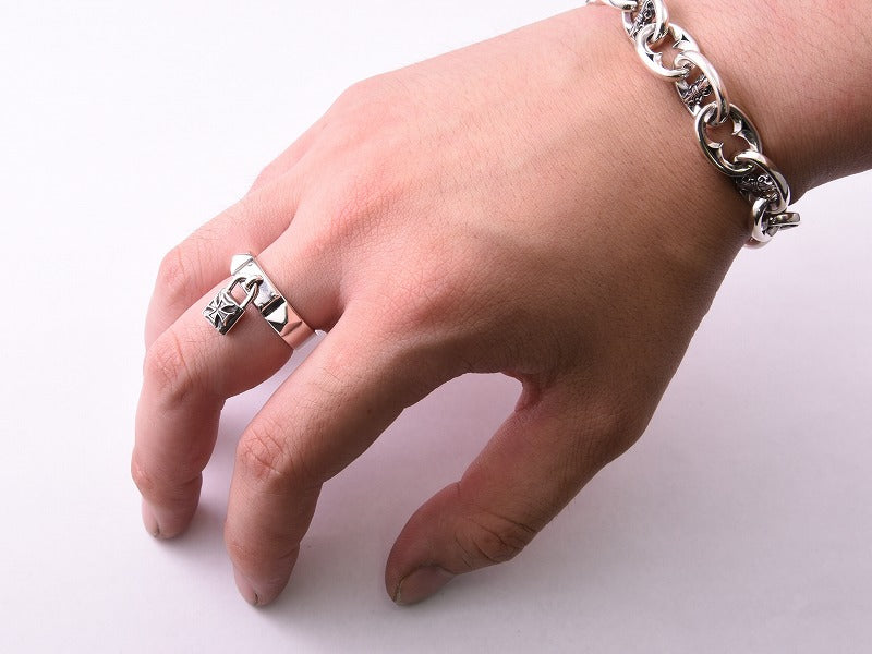 Deal Design Level Stud Ring