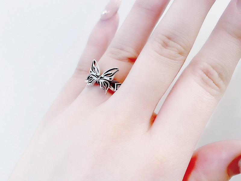 Deal Design Studded Butterfly Small Ring