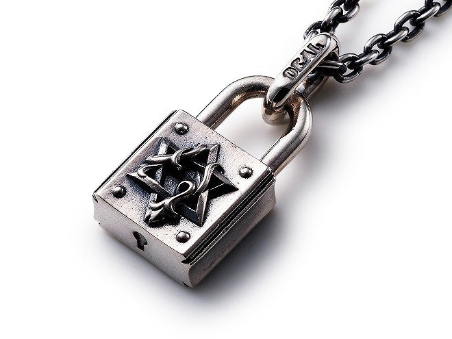 Deal Design Bottom Cross Padlock Pendant