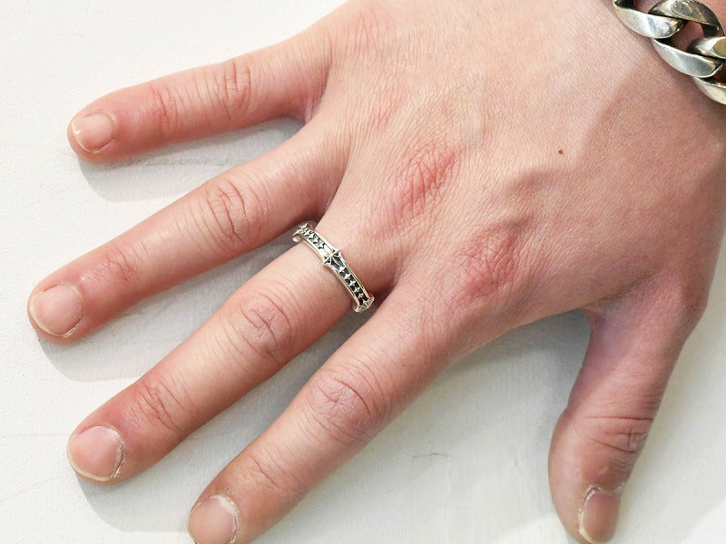 Deal Design Eight Fang Ring