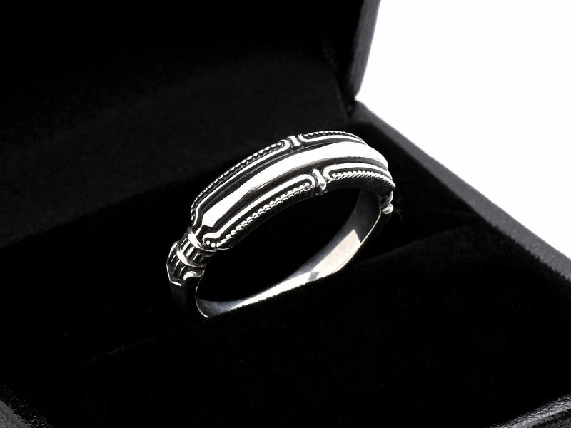 Deal Design Nanoline Ring