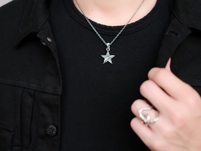 Deal Design Drape Cut Star Pendant