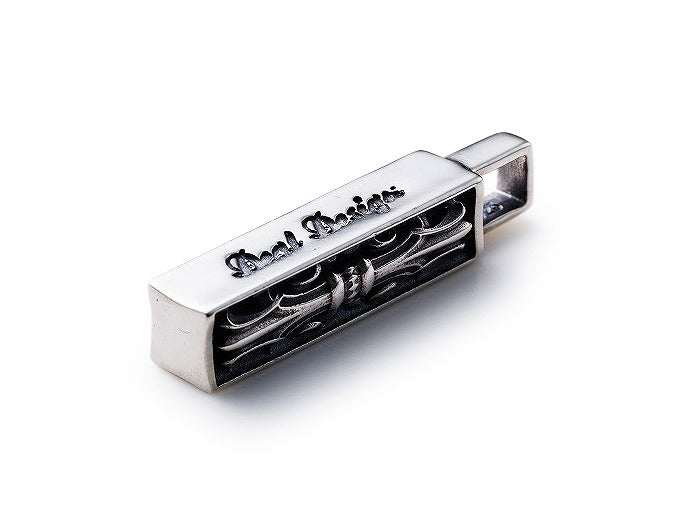 Deal Design Dig Stick Pendant