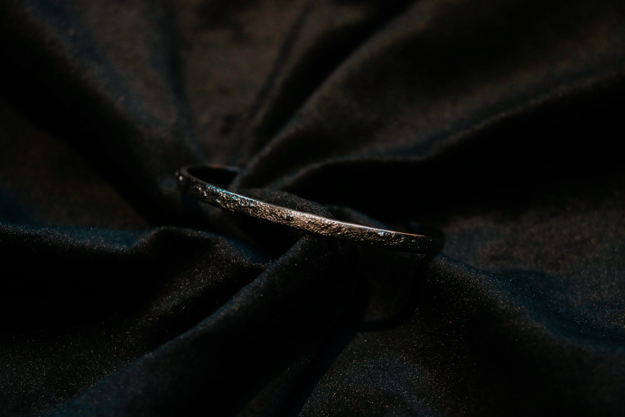 Old Face Bangle- Narrow 手鐲