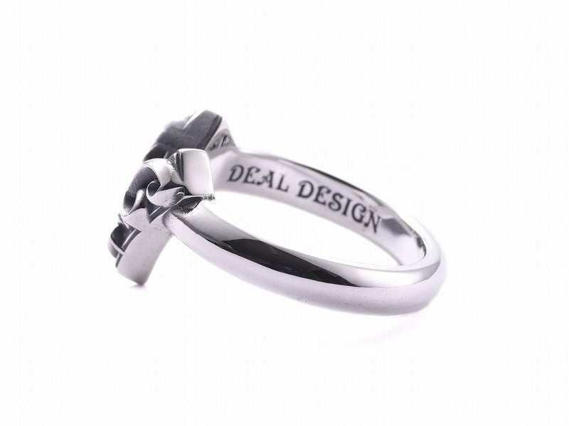 Deal Design V Sterling Ring