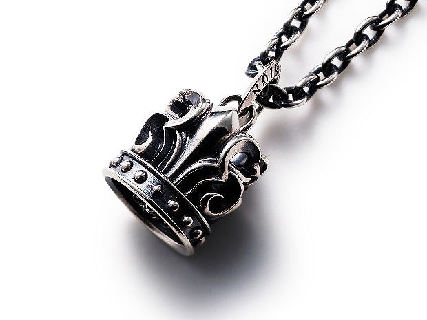 Deal Design Solid Gate Crown Pendant