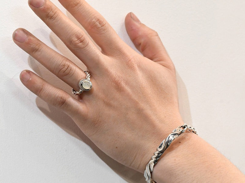 Deal Design RT:Mill Stone Ring
