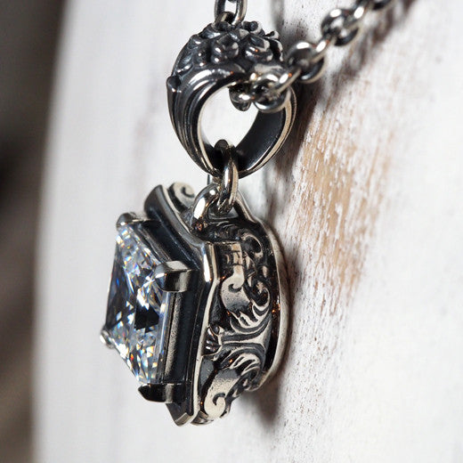 Guardia - Aster Square Pendant 15