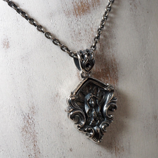 Guardia - Black Maria Pendant 12