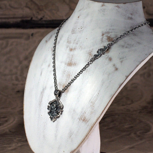 Guardia - Black Maria Pendant 14