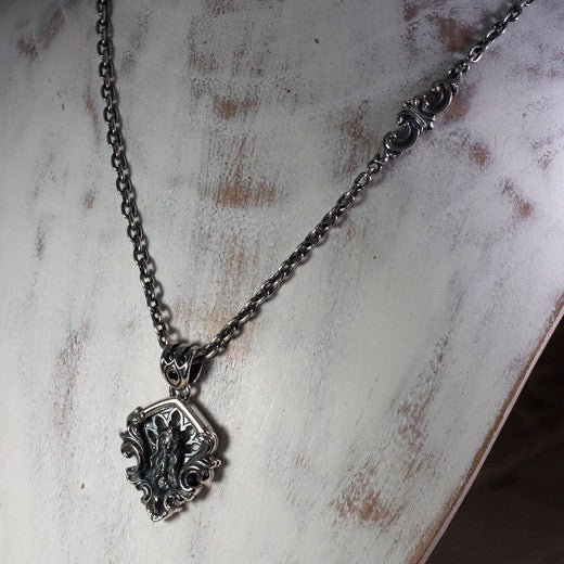 Guardia - Black Maria Pendant 15