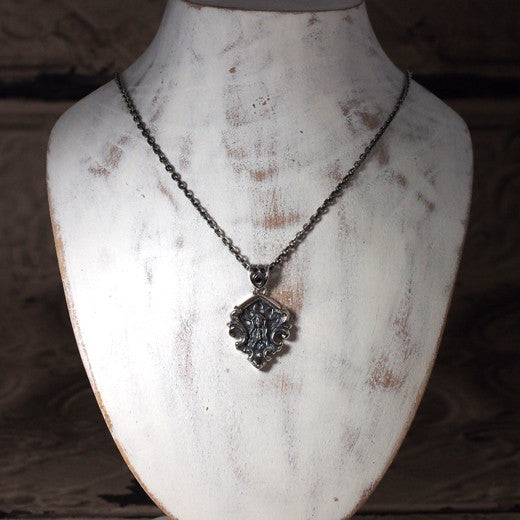 Guardia - Black Maria Pendant 9