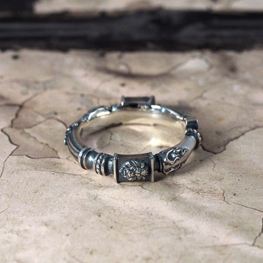 Guardia Ancient Column Ring 8