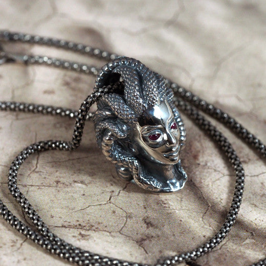 Guardia Medusa Pendant 8
