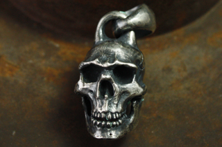 Mad Cult - Arosa Skull Pendant_7