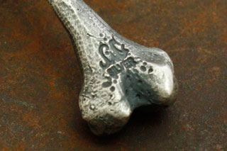 Mad Cult - Bone Cross Top Skull Pendant_6