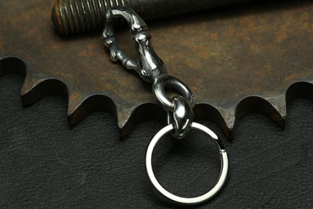 Mad Cult - Finger Bone Hook S Keyring_2