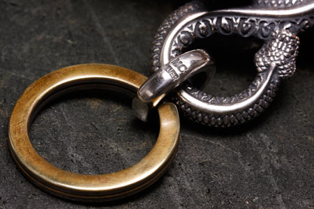 Mad Cult - Parasite Hooker Keyring_9