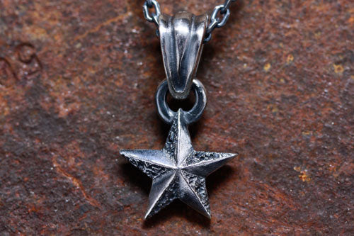 Mad Cult - Rusty 5 star Pendant w/ Chain_1