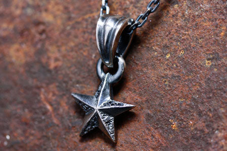 Mad Cult - Rusty 5 star Pendant w/ Chain_2