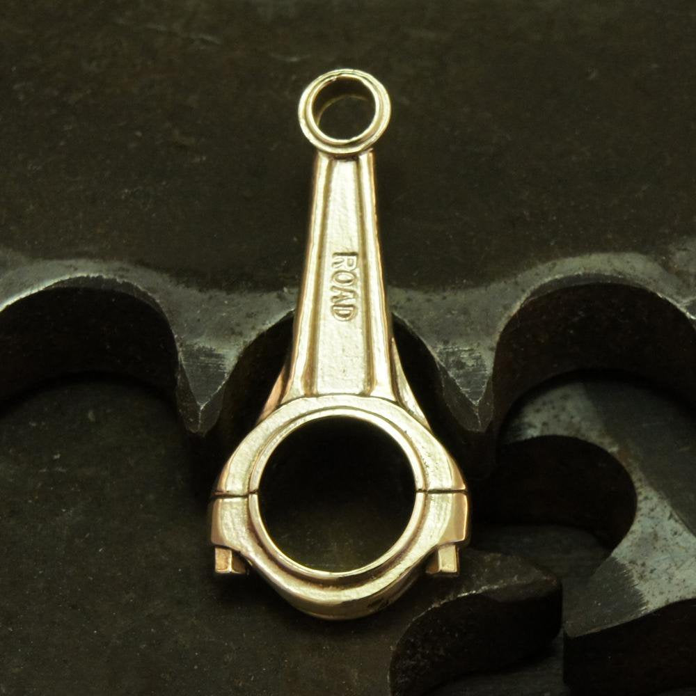ROAD Rod Pendant 2