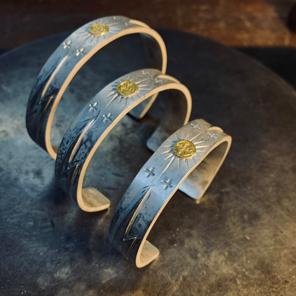 高瀬豪太 Sunshine Studio - 12MM 24K Gold Point Radiation Lightning Bangle_4