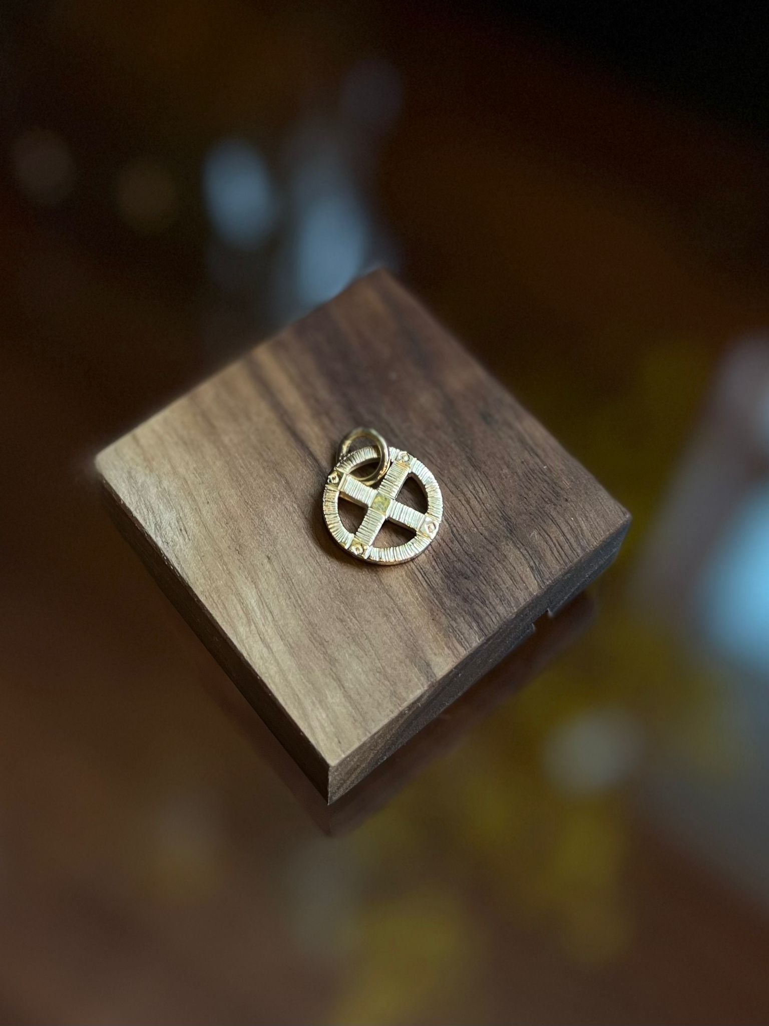 高瀬豪太 Sunshine Studio - 18K Gold Wheel_2
