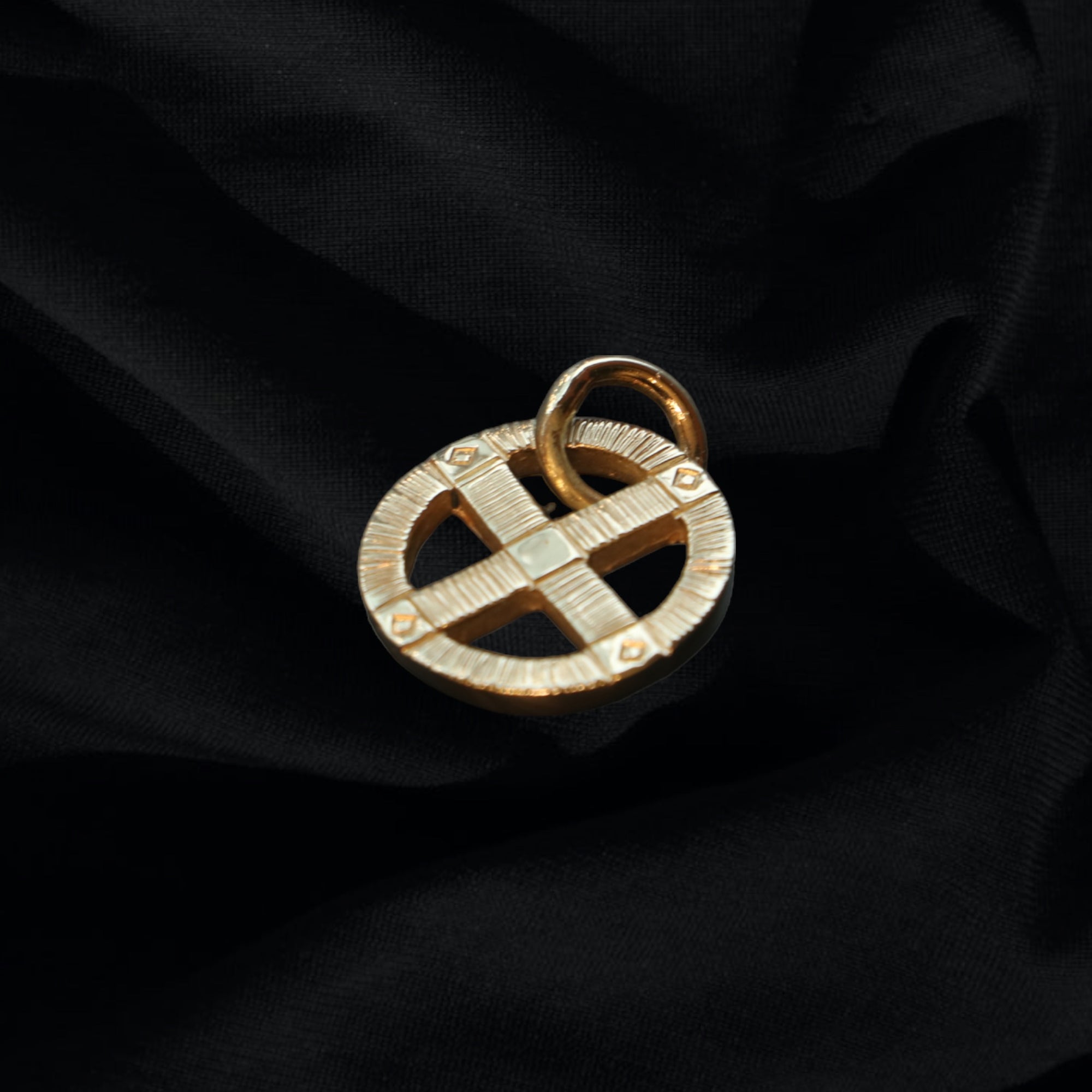 高瀬豪太 Sunshine Studio - 18K Gold Wheel_1