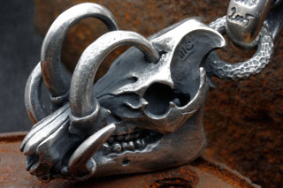 Mad Cult hk Babirusa Skull Head 吊墜