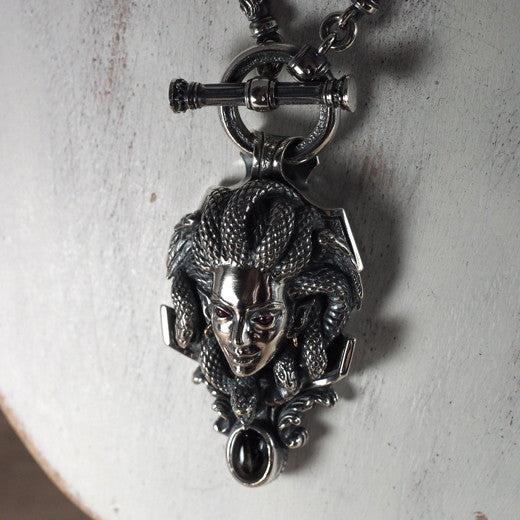 Guardia Medusa Pendant w/ Chain