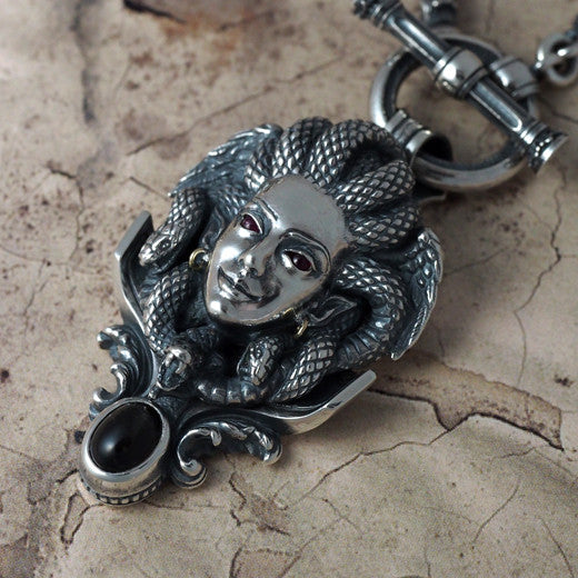 Guardia Medusa Pendant w/ Chain