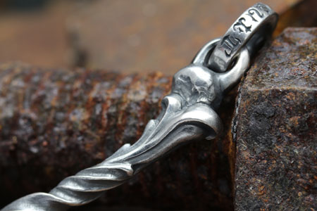 Mad Cult hk Bone Flow 吊墜