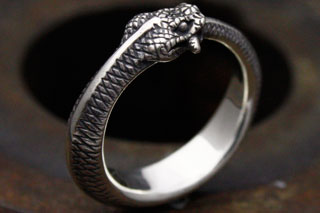 Mad Cult Brainwashing Snake Ring