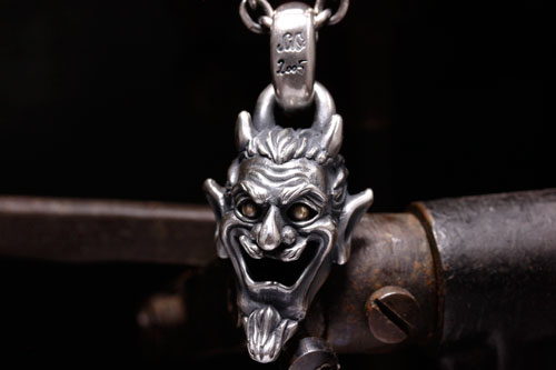 Mad Cult Satanist Mask 黃銅眼吊墜