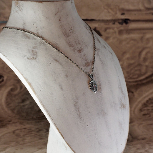 Guardia Crossed Acanthus Pendant