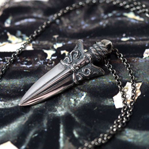 Guardia Arrowhead Pendant
