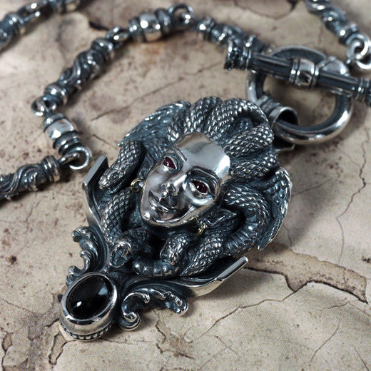 Guardia Medusa Pendant w/ Chain