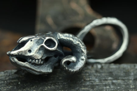 Mad Cult Skull Sheep 吊墜