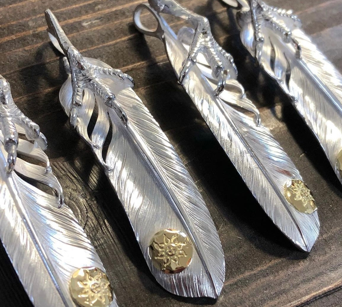 Albatory Silver Claw Gold Point Feather Pendant L