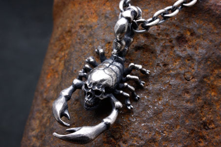 Mad Cult hk Emperor Skullpion 吊墜