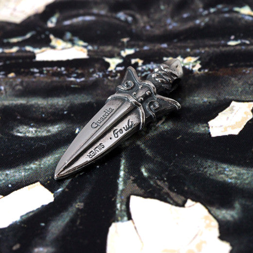 Guardia Arrowhead Pendant