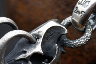 Mad Cult hk Babirusa Skull Head 吊墜