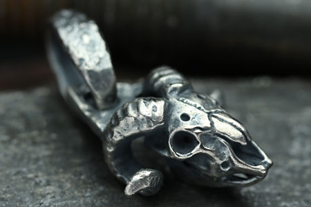 Mad Cult Skull Sheep 吊墜