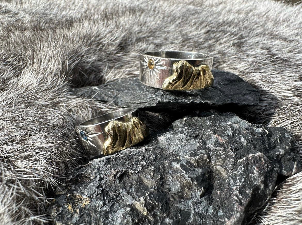 18K 金山獅子山放射戒指