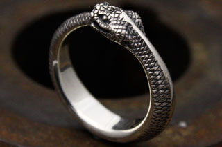 Mad Cult Brainwashing Snake Ring