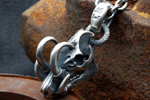 Mad Cult hk Babirusa Skull Head 吊墜