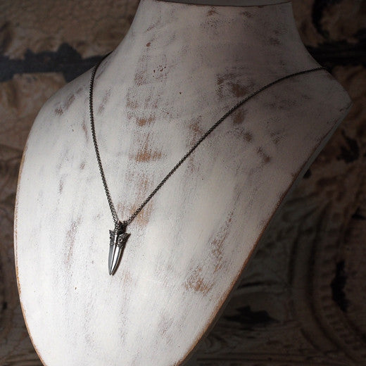 Guardia Arrowhead Pendant