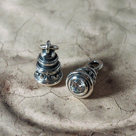 Guardia Aster Pendant
