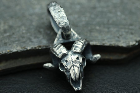 Mad Cult Skull Sheep 吊墜
